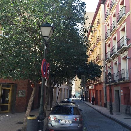 Apartamentos Auhabitat Zaragoza, edificio de apartamentos turísticos con facilidad de parking Saragoça Exterior foto