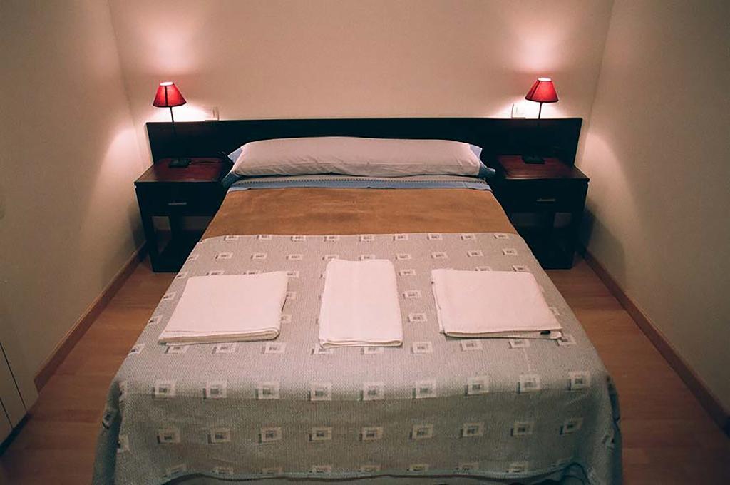 Apartamentos Auhabitat Zaragoza, edificio de apartamentos turísticos con facilidad de parking Saragoça Quarto foto