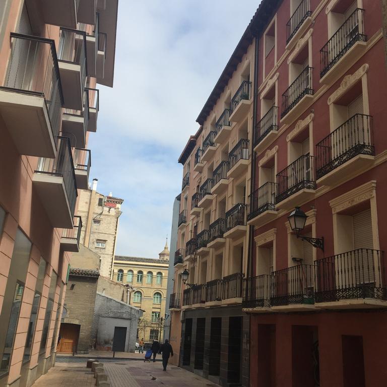 Apartamentos Auhabitat Zaragoza, edificio de apartamentos turísticos con facilidad de parking Saragoça Exterior foto