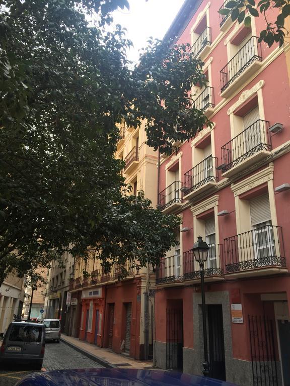 Apartamentos Auhabitat Zaragoza, edificio de apartamentos turísticos con facilidad de parking Saragoça Exterior foto