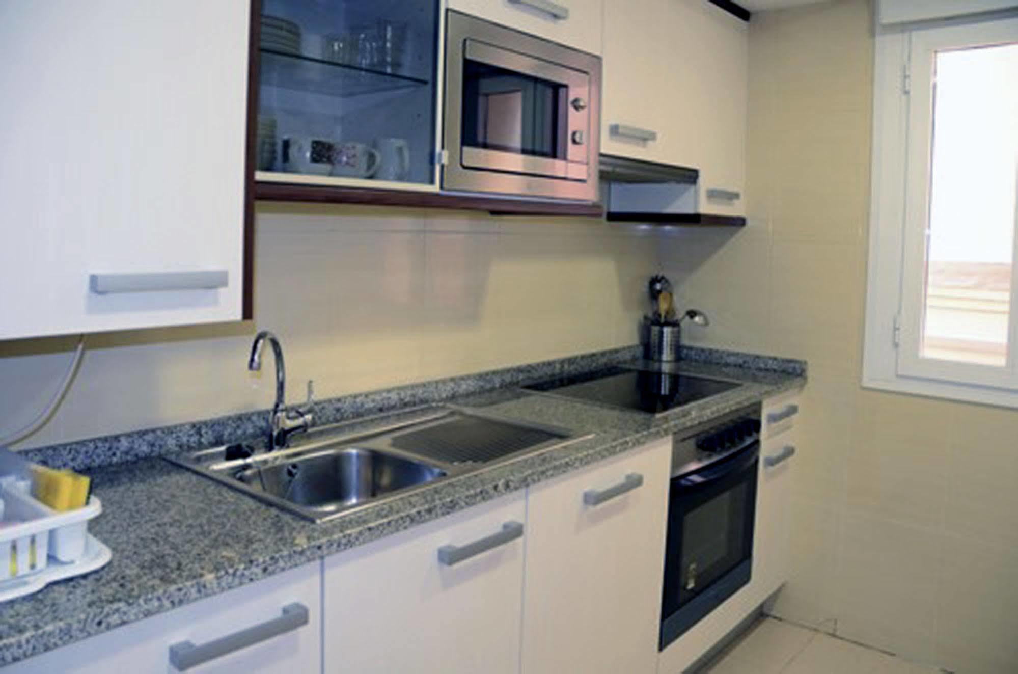 Apartamentos Auhabitat Zaragoza, edificio de apartamentos turísticos con facilidad de parking Saragoça Exterior foto