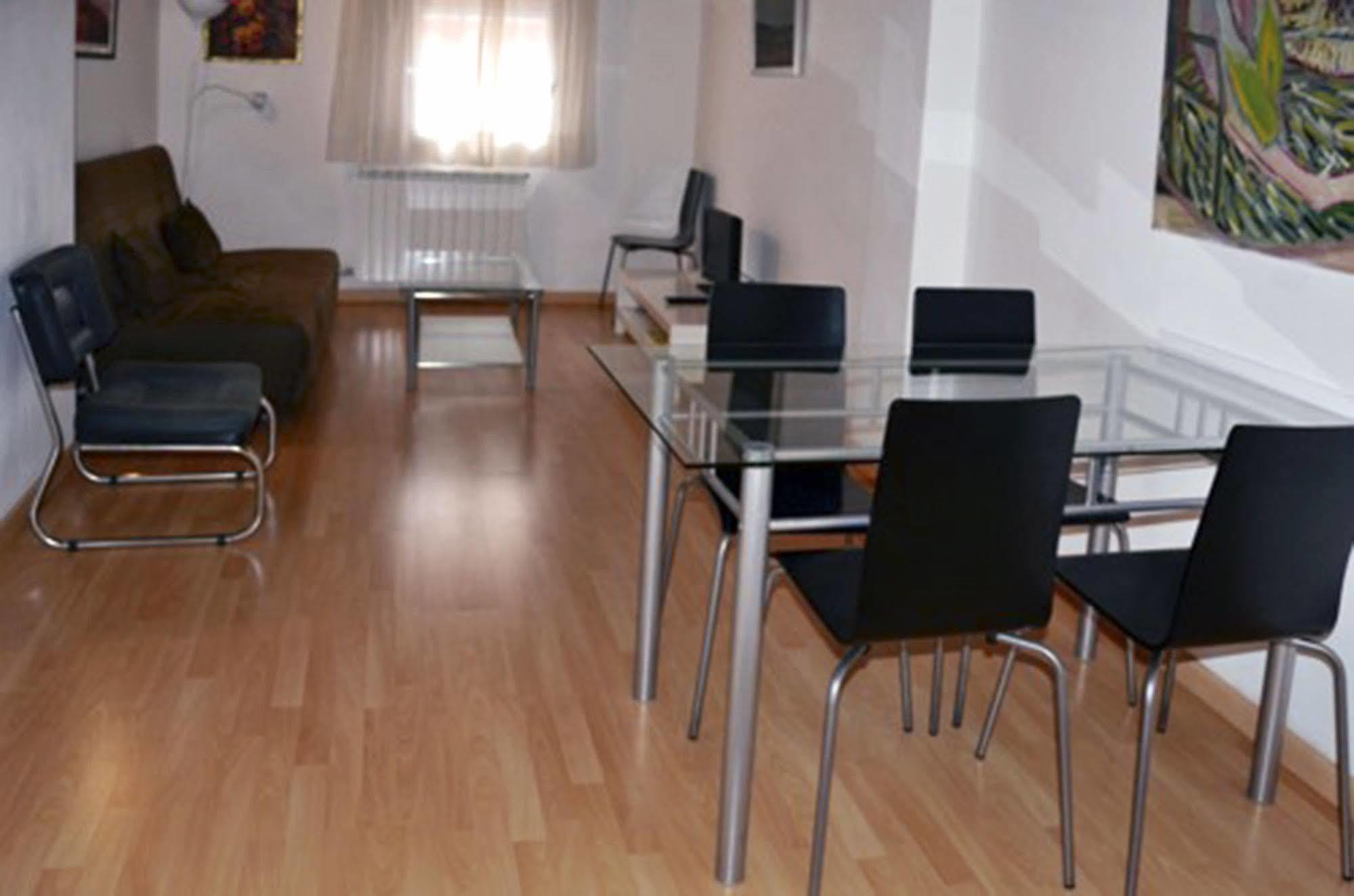 Apartamentos Auhabitat Zaragoza, edificio de apartamentos turísticos con facilidad de parking Saragoça Exterior foto